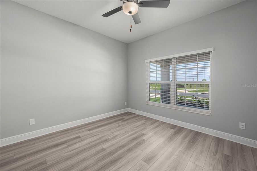Spacious, unfurnished interior of a new home in Gum Lake Preserve, Lake Alfred (Image 23).