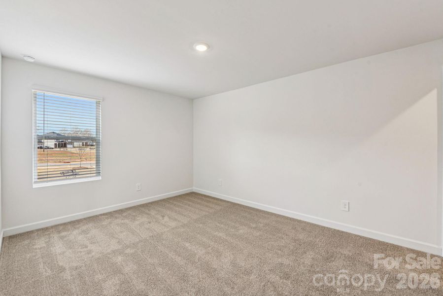 Spacious, unfurnished interior of a new home in Brighton Springs, York (Image 18).