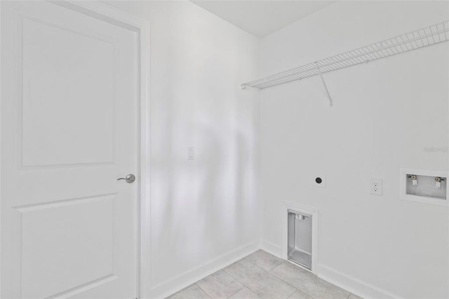 Spacious, unfurnished interior of a new home in , Port Charlotte (Image 27).