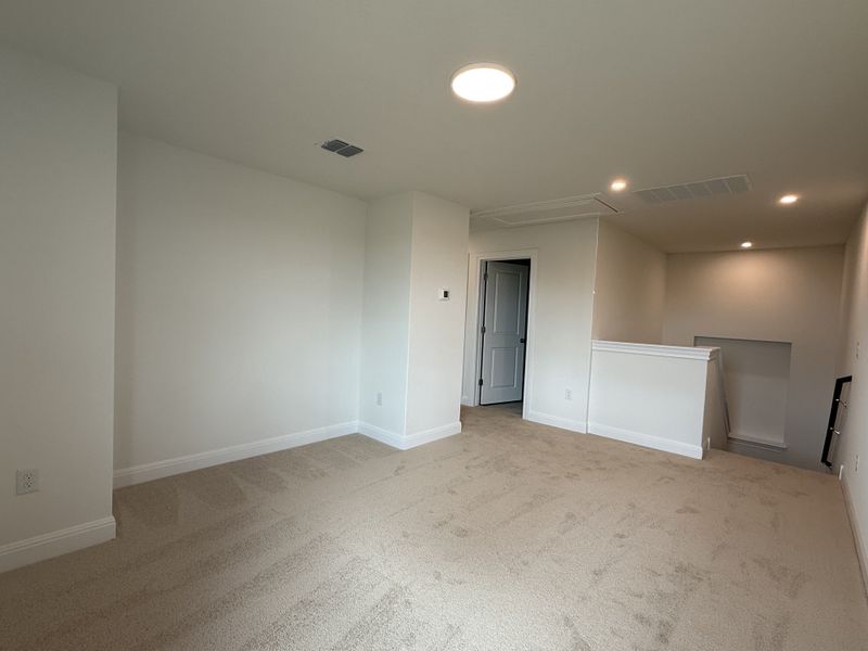 Spacious, unfurnished interior of a new home in Sage Hollow, Kyle (Image 24). Spacious, unfurnished interior of a new home in Sage Hollow, Kyle (Image 24).