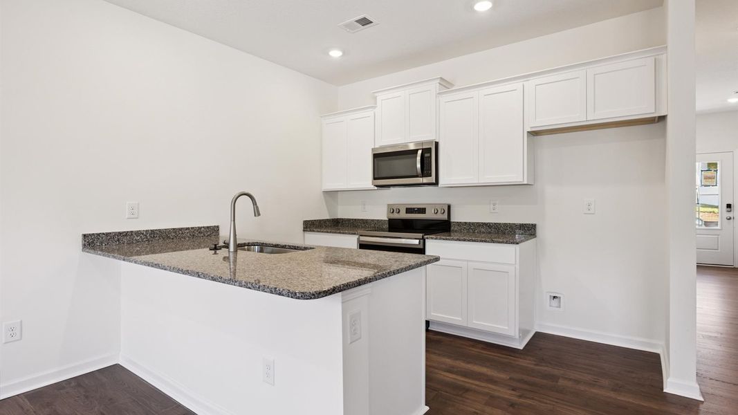 Furnished interior view inside a new home in Cherokee Crossing, Kodak (Image 4).