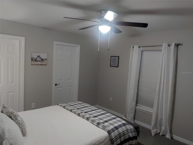 Furnished interior view inside a new home in , Dunnellon (Image 13).