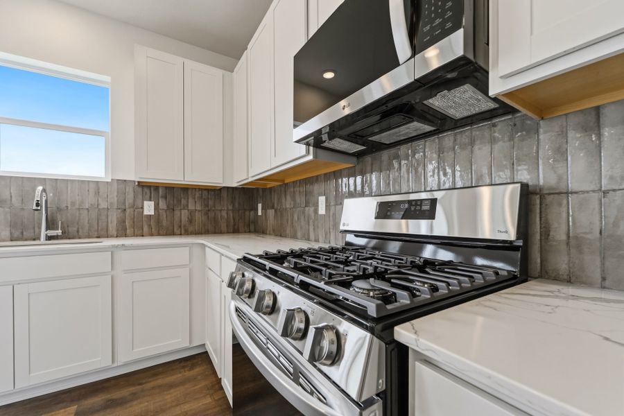 8527 5th St. - Gas Stovetop 8527 5th St. - Gas Stovetop