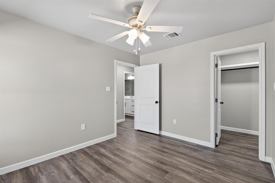 Spacious, unfurnished interior of a new home in , Cleveland (Image 30).