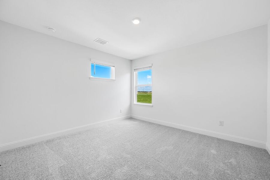 Spacious, unfurnished interior of a new home in Madero 50s, Fort Worth (Image 11).