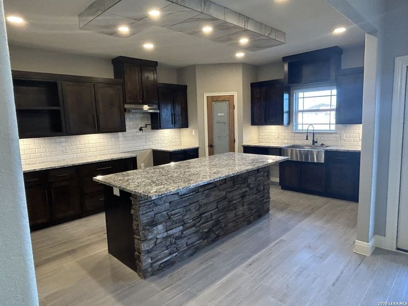 Furnished interior view inside a new home in , La Vernia (Image 11).
