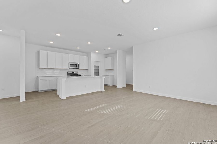 Spacious, unfurnished interior of a new home in , New Braunfels (Image 19). Spacious, unfurnished interior of a new home in , New Braunfels (Image 19).
