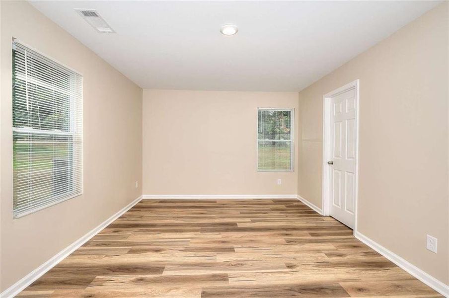 Spacious, unfurnished interior of a new home in , Monroe (Image 20).