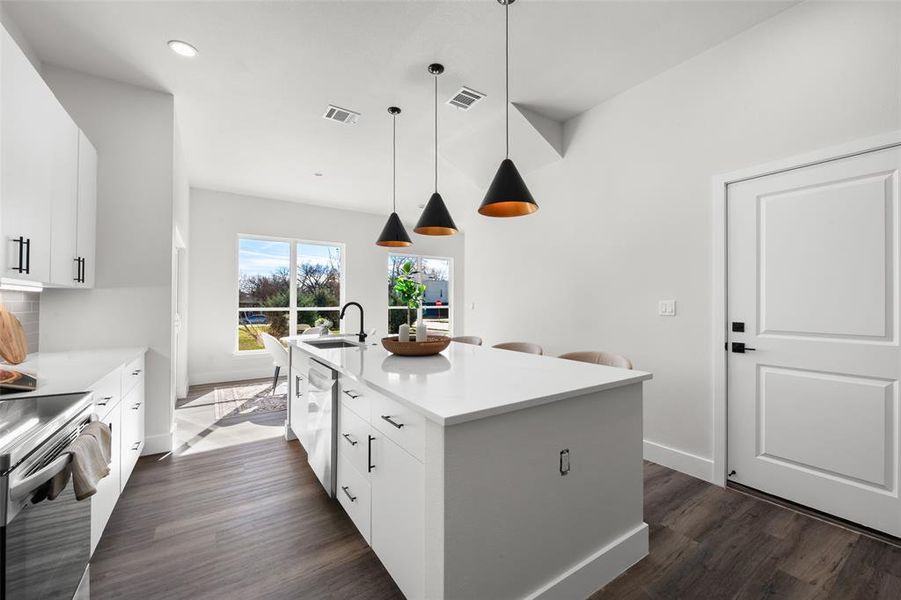 Furnished interior view inside a new home in , Dallas (Image 18).