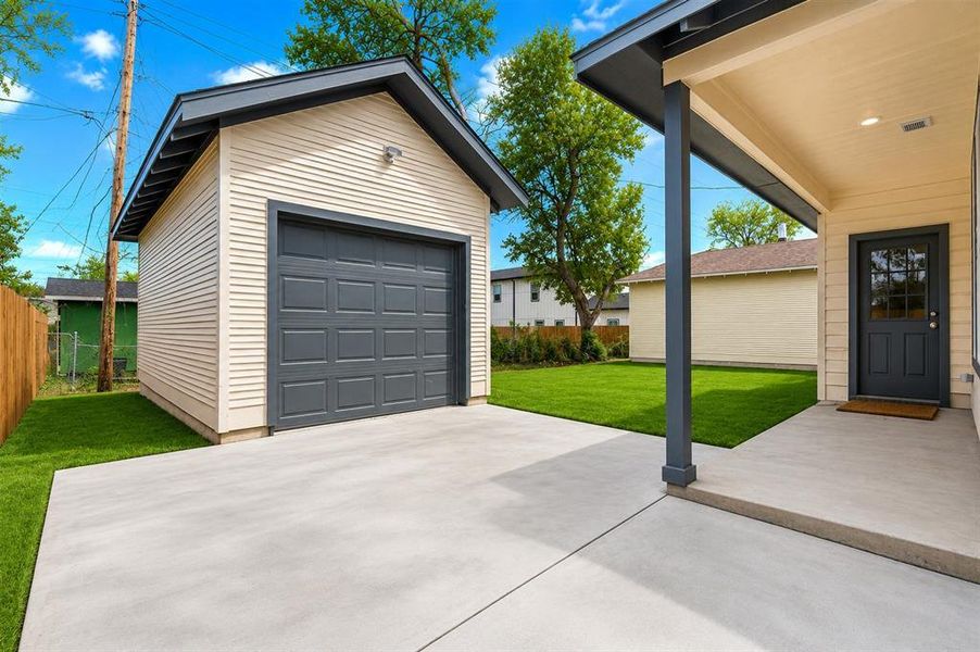 Exterior details and patio area of a home in , Dallas (Image 13).