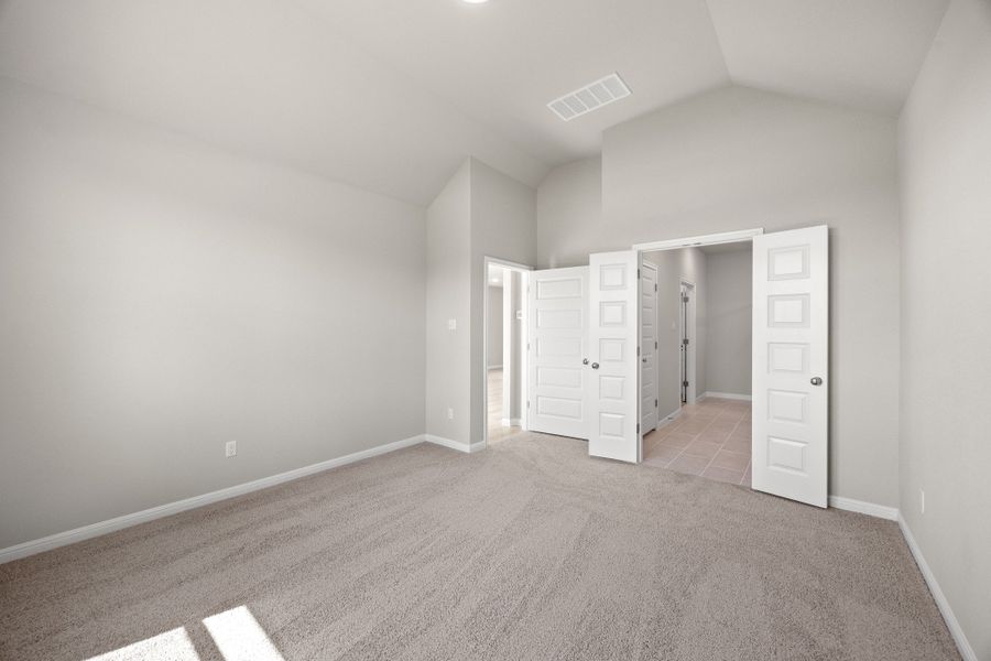 Spacious, unfurnished interior of a new home in Trinity Ranch, Elgin (Image 24).