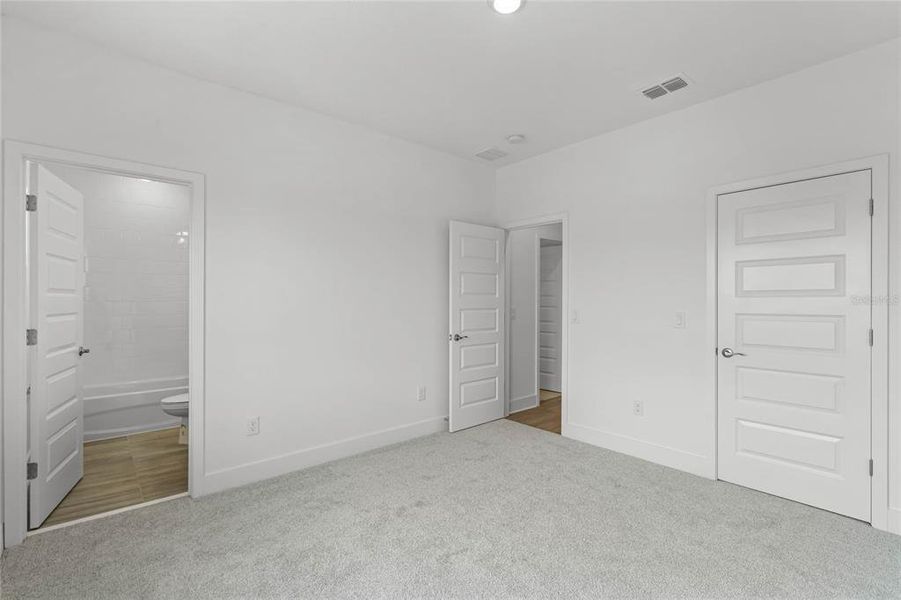 Spacious, unfurnished interior of a new home in Northlake At Ovation, Winter Garden (Image 24).