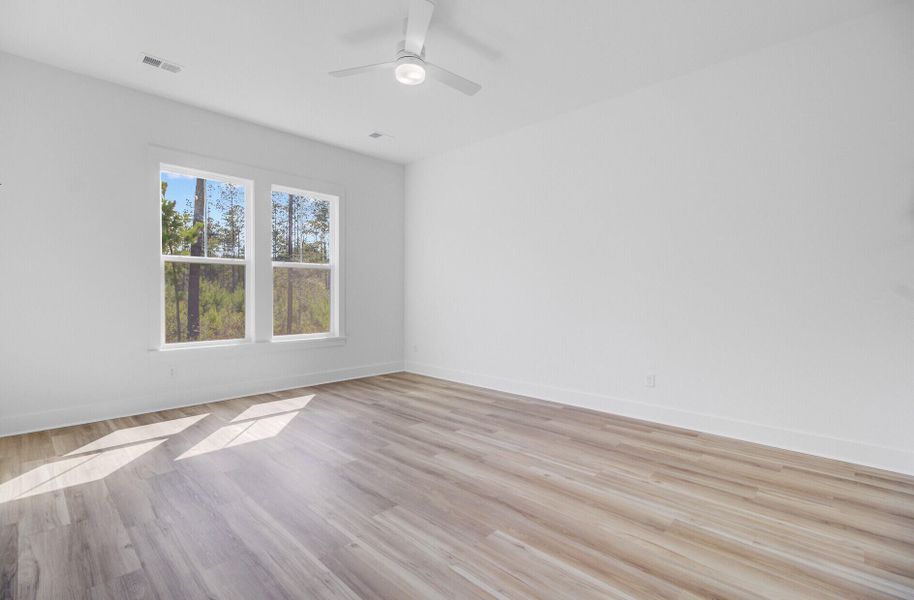 Spacious, unfurnished interior of a new home in , Summerville (Image 23).