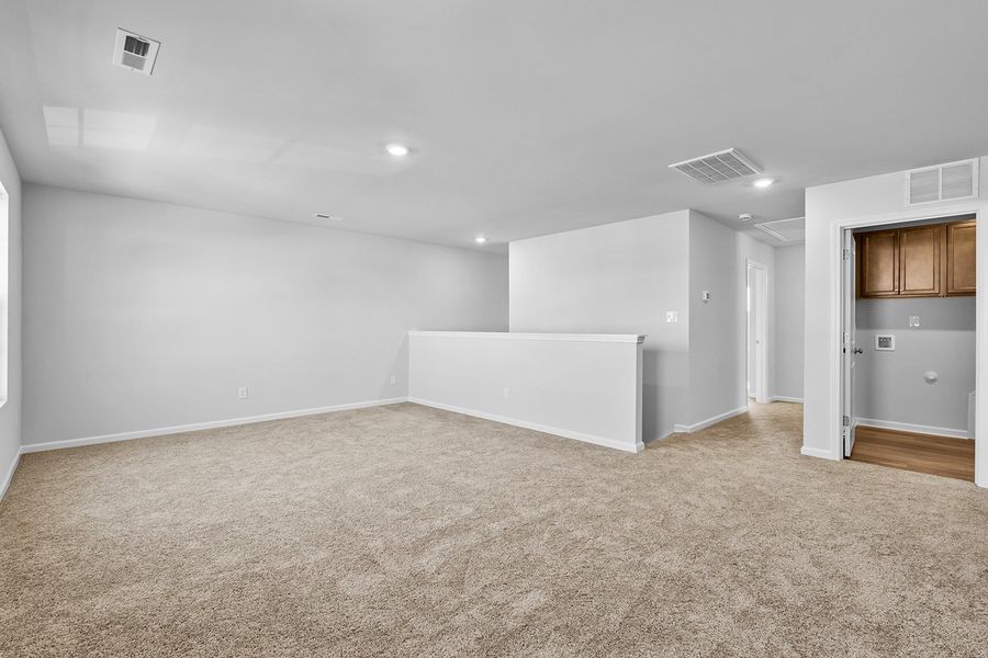 Spacious, unfurnished interior of a new home in Hanes Lake, Winston-Salem (Image 30).