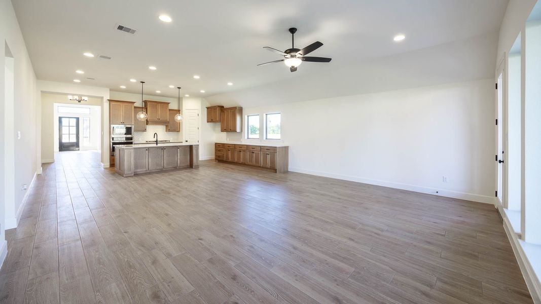 Spacious, unfurnished interior of a new home in Santa Rita Ranch - Tierra Rosa, Liberty Hill (Image 20). Spacious, unfurnished interior of a new home in Santa Rita Ranch - Tierra Rosa, Liberty Hill (Image 20).