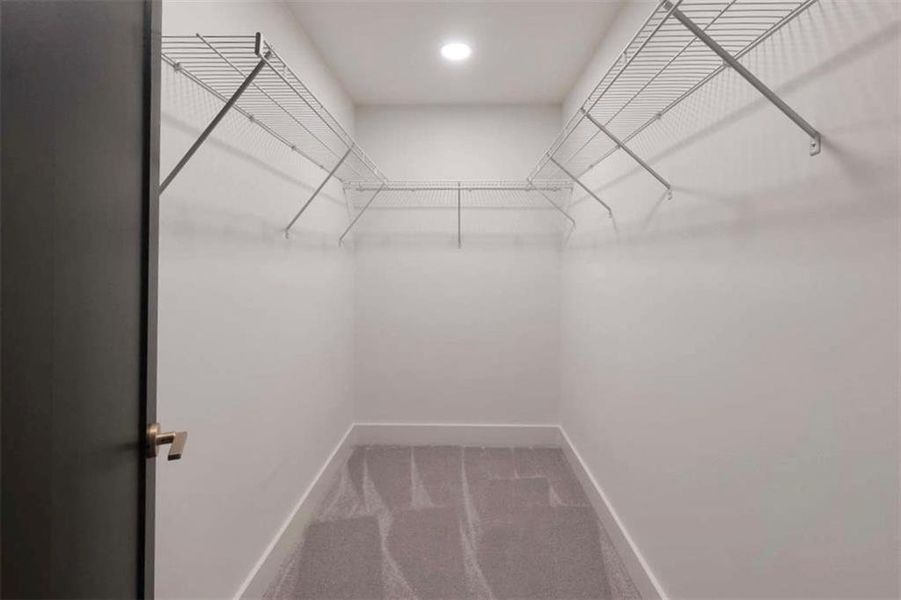 Spacious, unfurnished interior of a new home in , Lawrenceville (Image 38).