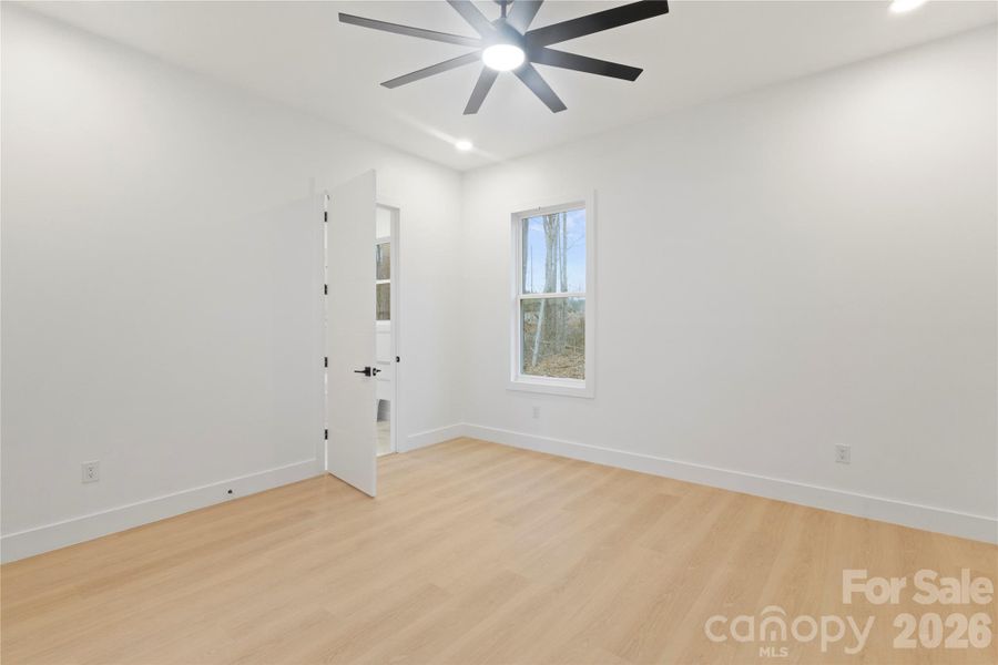 Spacious, unfurnished interior of a new home in , Gastonia (Image 27).