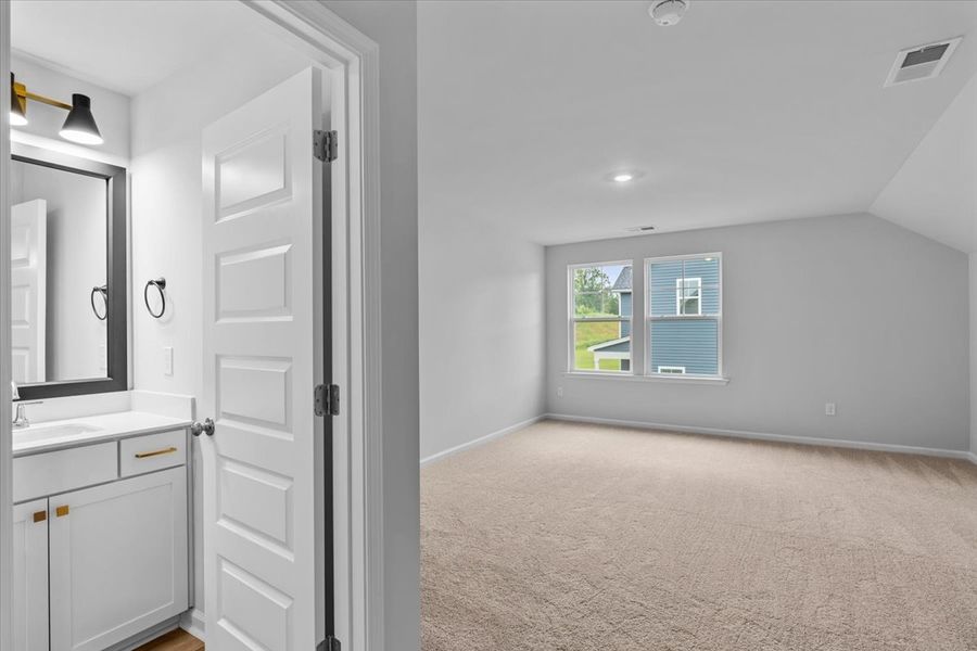 Spacious, unfurnished interior of a new home in Fieldstone, Lexington (Image 39). Spacious, unfurnished interior of a new home in Fieldstone, Lexington (Image 39).