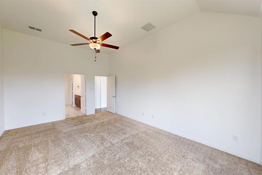 Spacious, unfurnished interior of a new home in Aster Park, McKinney (Image 17).