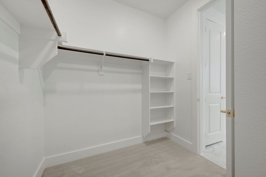 Spacious, unfurnished interior of a new home in Painted Tree, McKinney (Image 25).