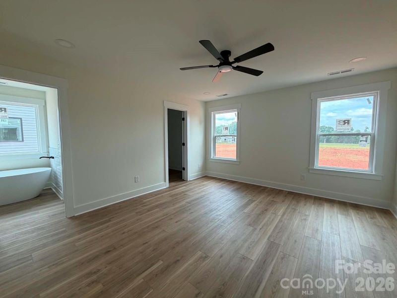 Spacious, unfurnished interior of a new home in , Salisbury (Image 6).