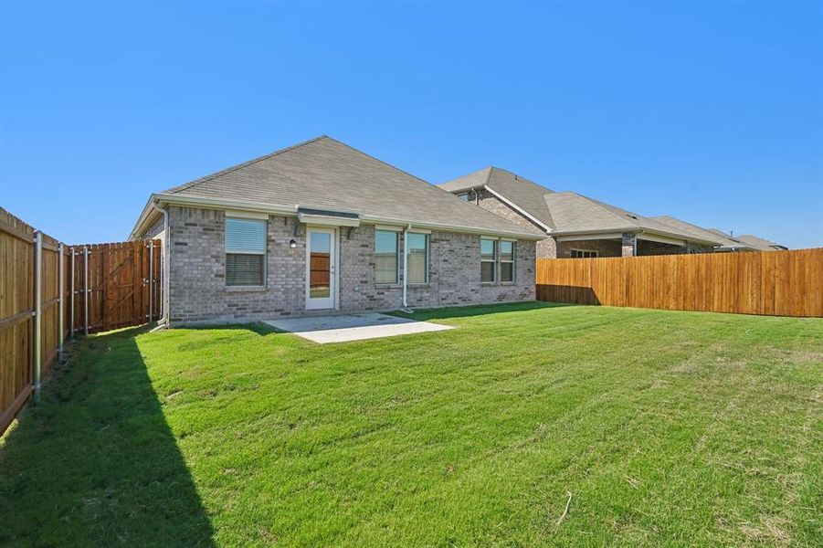 Exterior details and patio area of a home in Stonehaven, Seagoville (Image 20). Exterior details and patio area of a home in Stonehaven, Seagoville (Image 20).