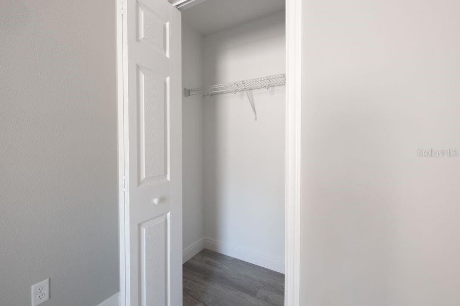 Spacious, unfurnished interior of a new home in , Citrus Springs (Image 41).