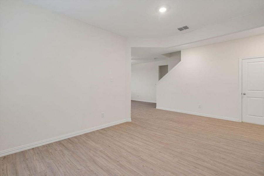Spacious, unfurnished interior of a new home in , Anna (Image 20).
