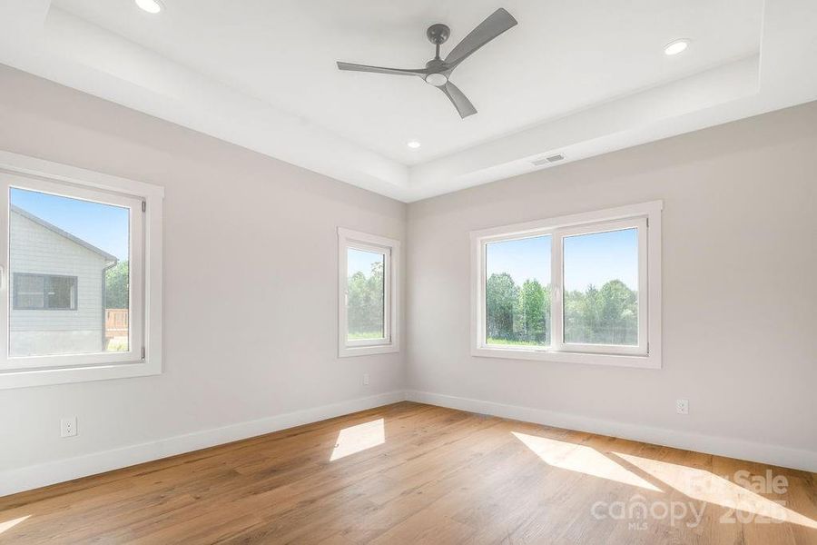 Spacious, unfurnished interior of a new home in , Lincolnton (Image 13).