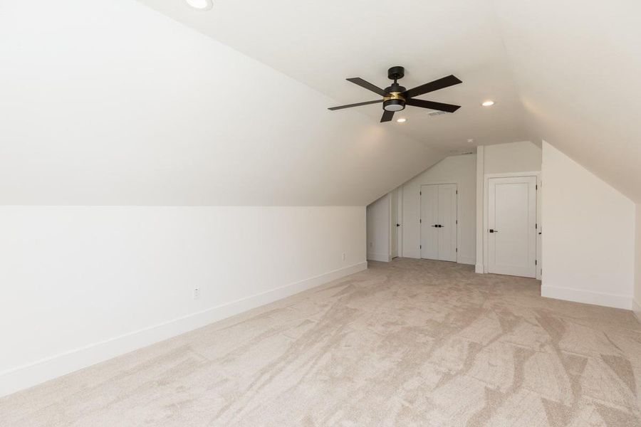 Spacious, unfurnished interior of a new home in , Beaumont (Image 31).