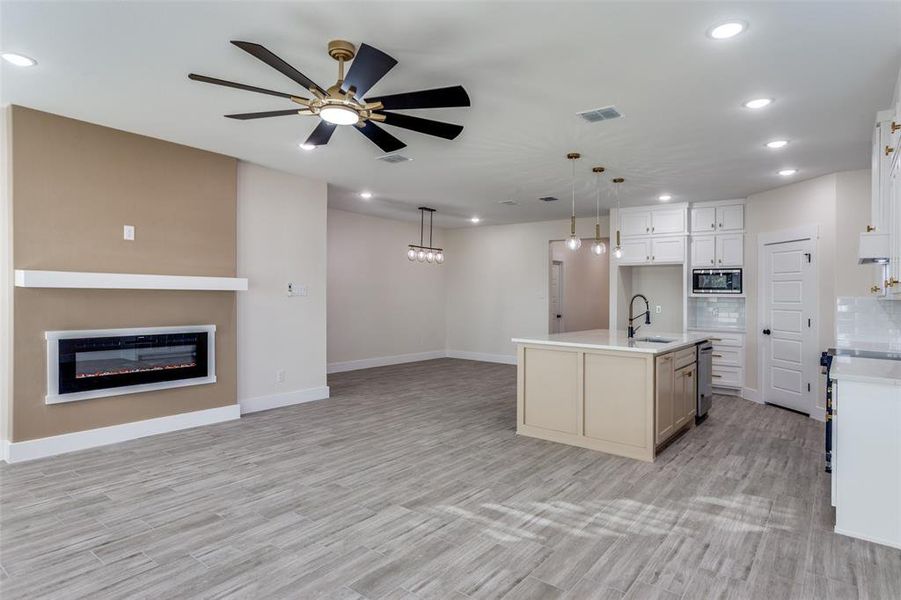 Furnished interior view inside a new home in , Fort Worth (Image 9).