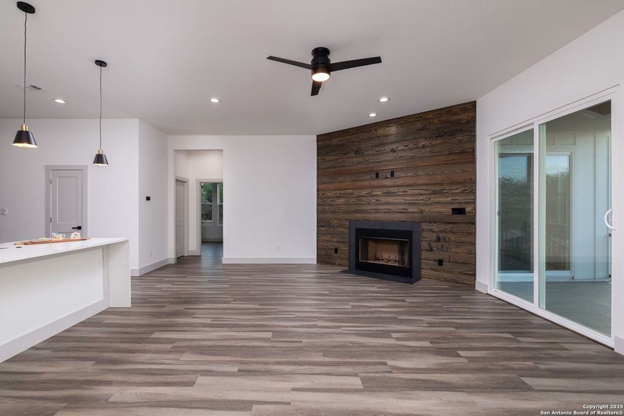 Spacious, unfurnished interior of a new home in , Fischer (Image 29).