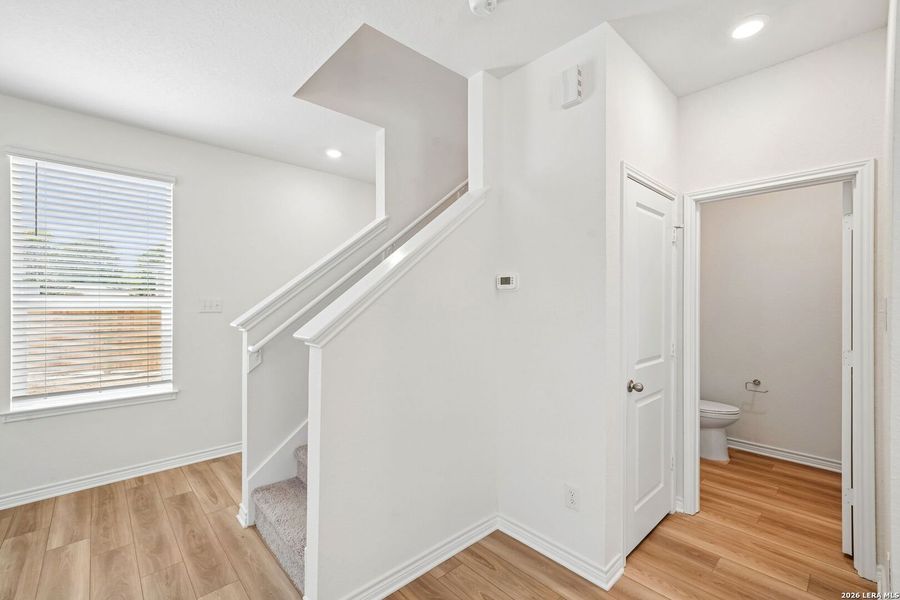 Spacious, unfurnished interior of a new home in Nagel Crossing, San Antonio (Image 25).