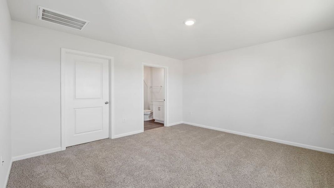 Spacious, unfurnished interior of a new home in Harper Ridge, Roebuck (Image 30). Spacious, unfurnished interior of a new home in Harper Ridge, Roebuck (Image 30).