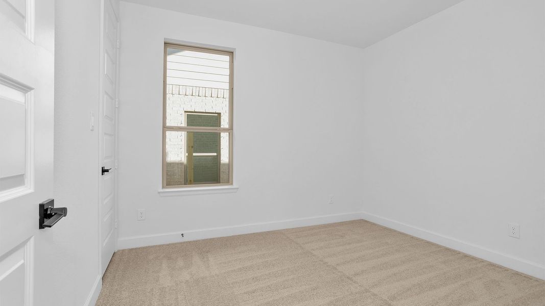 Spacious, unfurnished interior of a new home in Valencia 50', Manvel (Image 6).