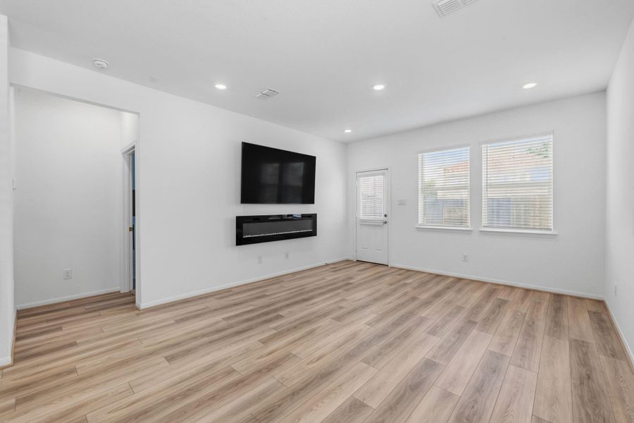 Spacious, unfurnished interior of a new home in Arcadia 40s, Missouri City (Image 49). Spacious, unfurnished interior of a new home in Arcadia 40s, Missouri City (Image 49).