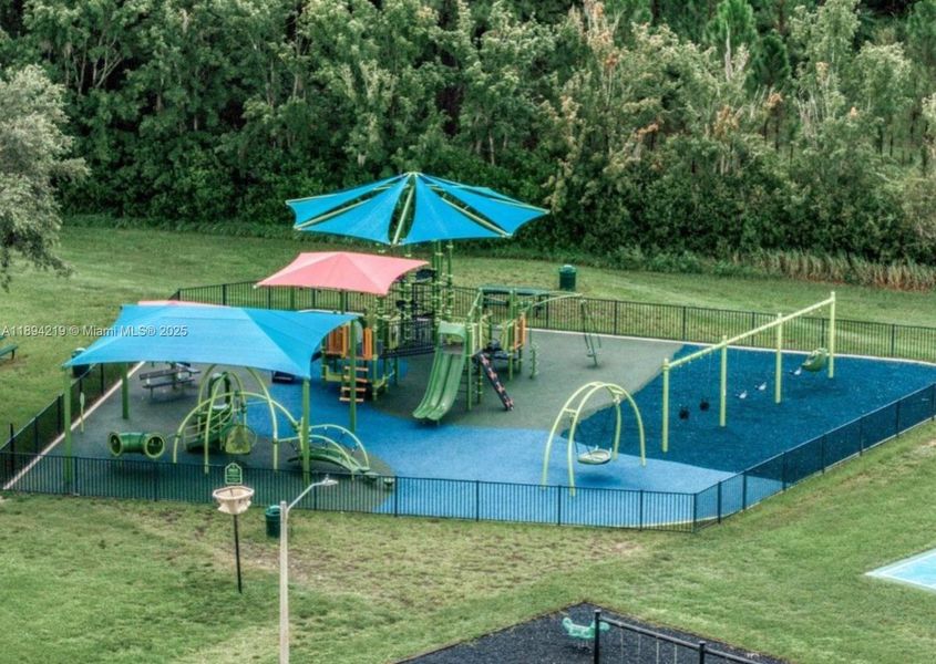 Community amenities in , Sebring (Image 17). Community amenities in , Sebring (Image 17).