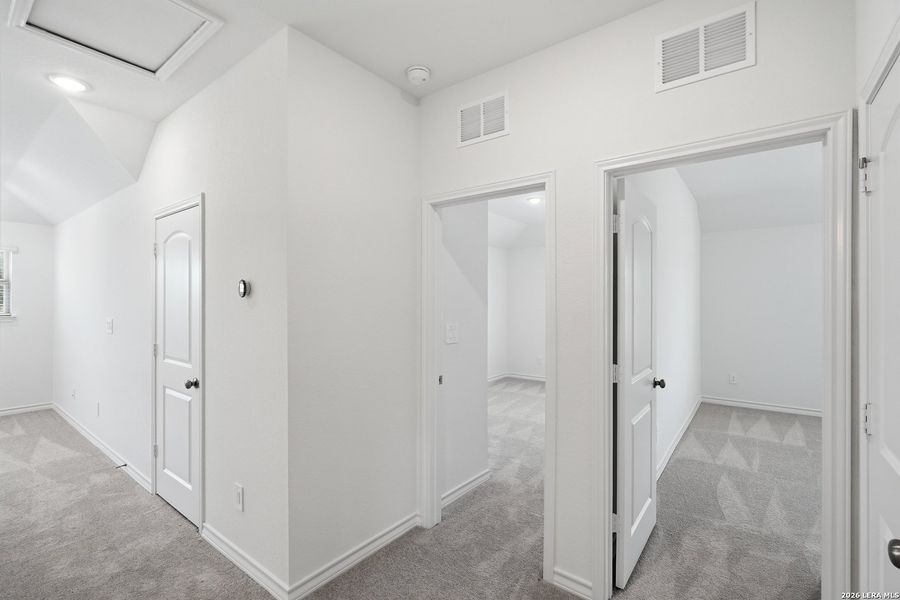 Spacious, unfurnished interior of a new home in Bison Ridge, San Antonio (Image 44). Spacious, unfurnished interior of a new home in Bison Ridge, San Antonio (Image 44).