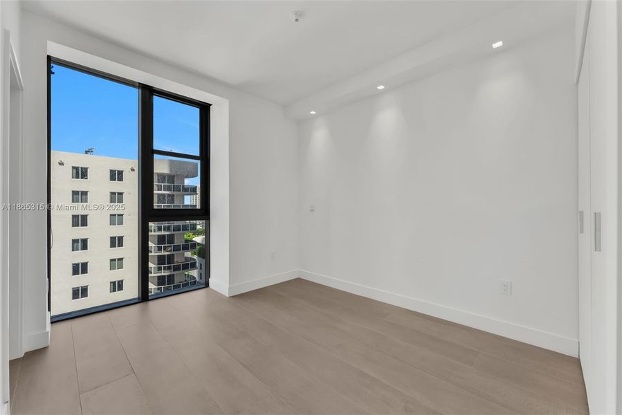 Spacious, unfurnished interior of a new home in Aria Reserve, Miami (Image 35). Spacious, unfurnished interior of a new home in Aria Reserve, Miami (Image 35).