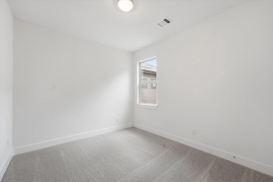 Spacious, unfurnished interior of a new home in Two Step Farm, Montgomery (Image 12).
