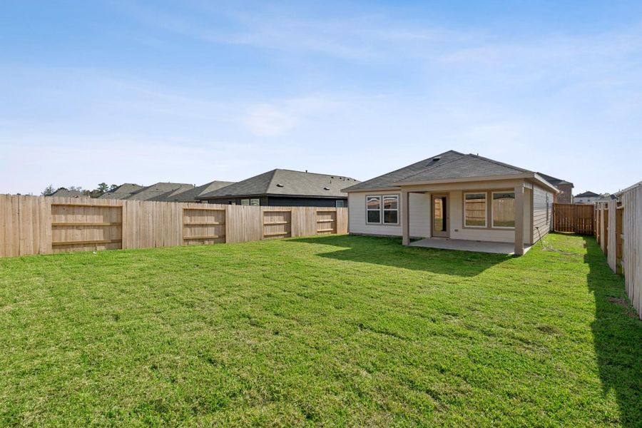 Exterior details and patio area of a home in Indian Springs, Crosby (Image 3).