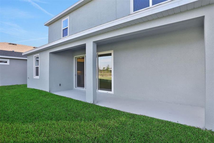 Exterior details and patio area of a home in Turnleaf, Punta Gorda (Image 29).