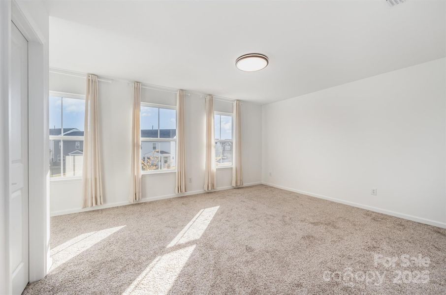 Spacious, unfurnished interior of a new home in Parkside Crossing, Charlotte (Image 27).