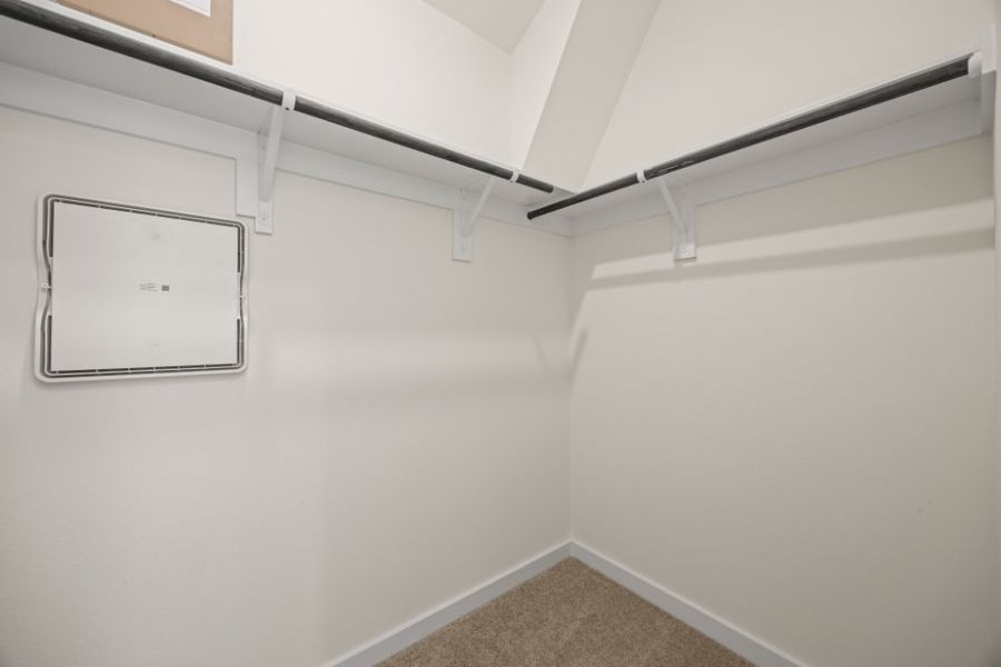 Spacious, unfurnished interior of a new home in Ashland, Houston (Image 23).