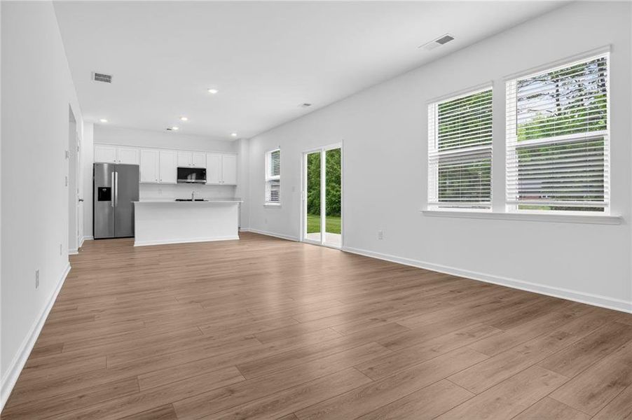 Spacious, unfurnished interior of a new home in Lexington Meadows, Athens (Image 23).