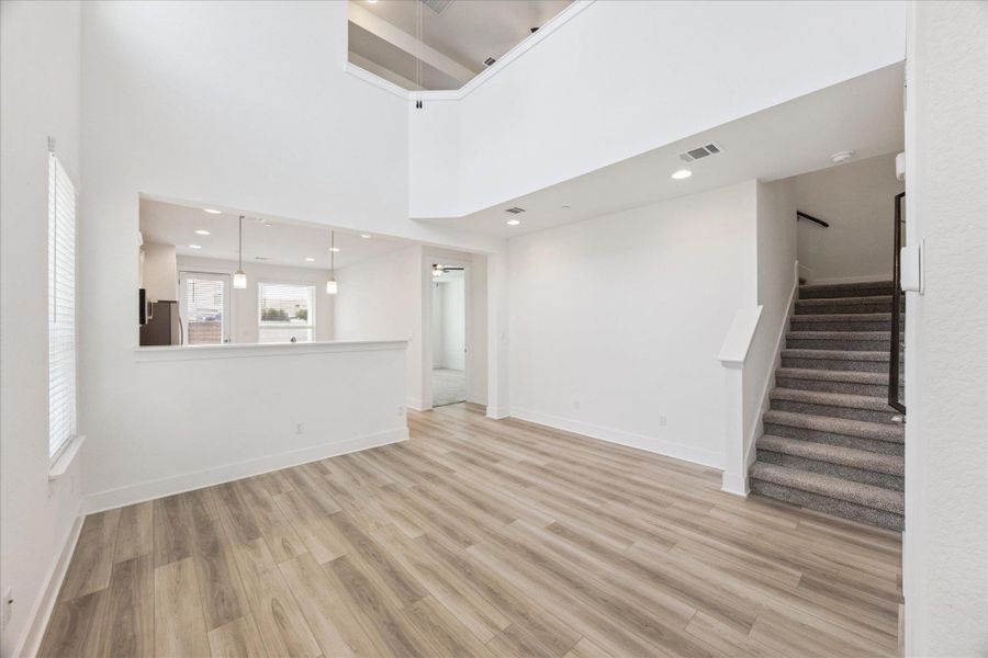 Spacious, unfurnished interior of a new home in , Round Rock (Image 9).