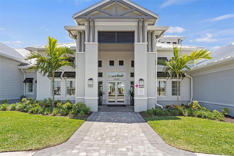 Exterior details and patio area of a home in , Lakewood Ranch (Image 28).