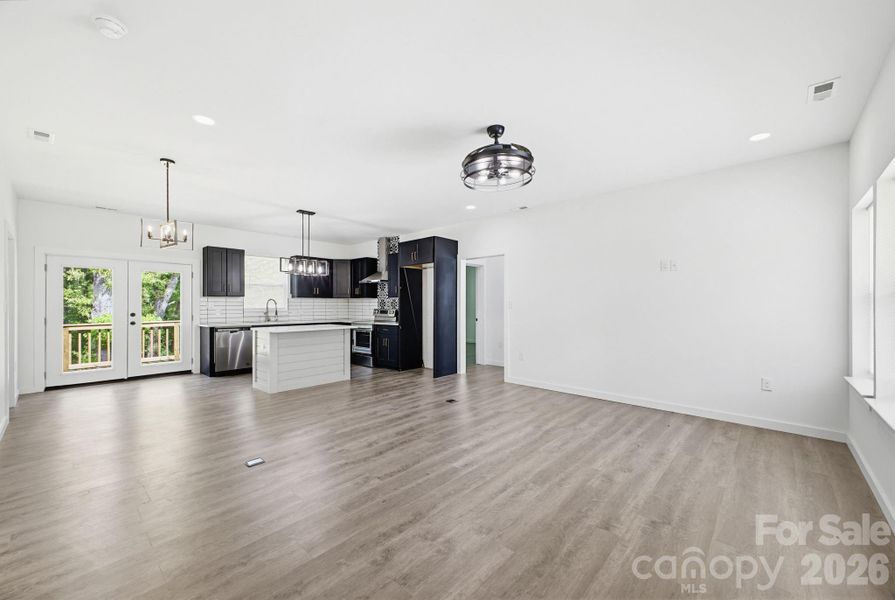 Spacious, unfurnished interior of a new home in , Hickory (Image 21).