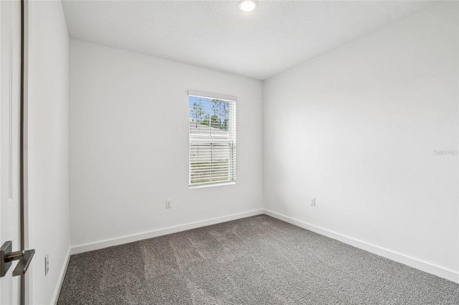 Spacious, unfurnished interior of a new home in , Citrus Springs (Image 21).