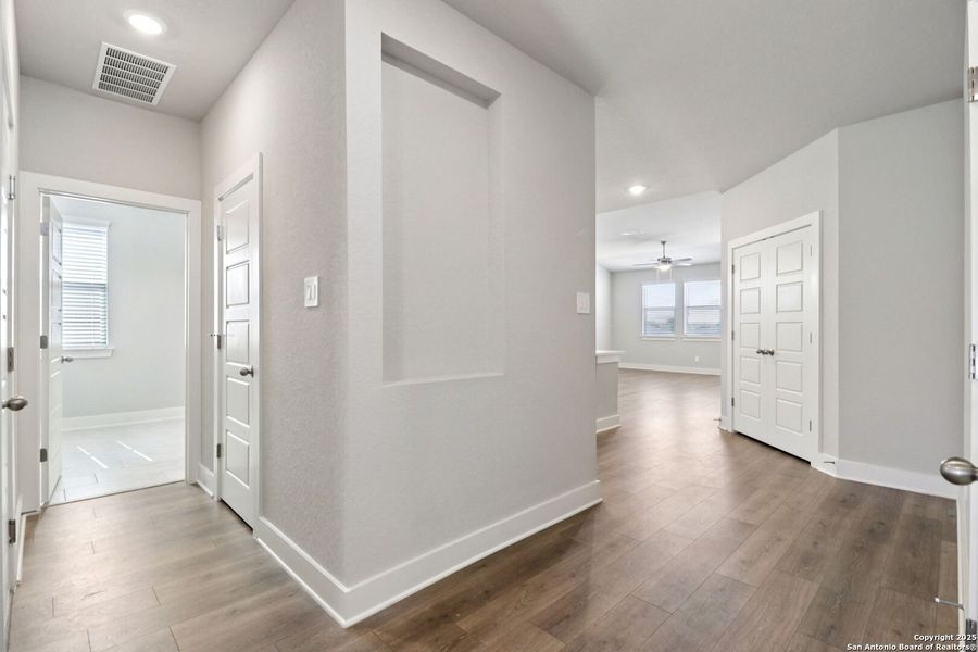 Spacious, unfurnished interior of a new home in Thomas Pond, San Antonio (Image 37). Spacious, unfurnished interior of a new home in Thomas Pond, San Antonio (Image 37).